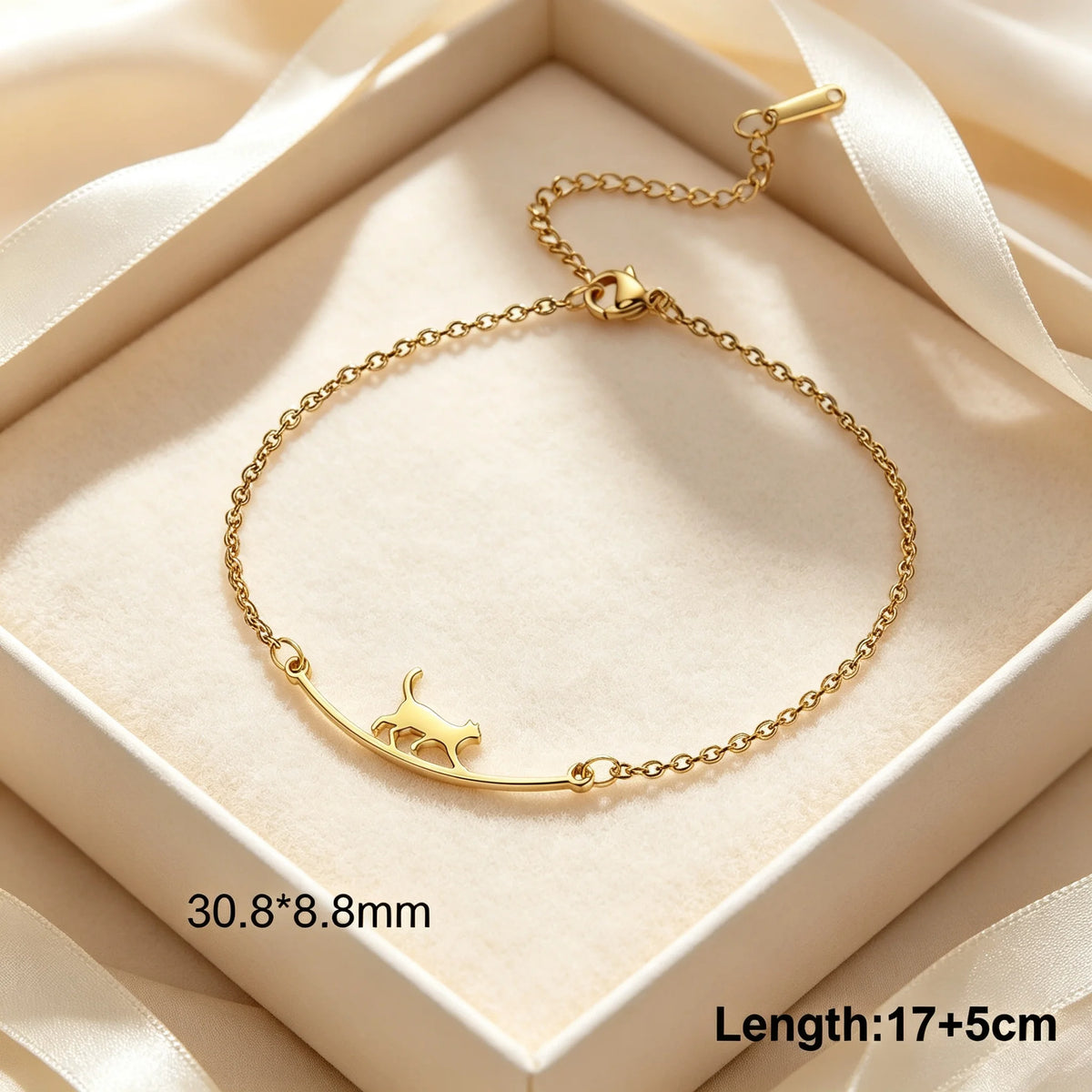 Dachshund Charm Bracelet in Gold – Classic Chain – dachshund bracelet