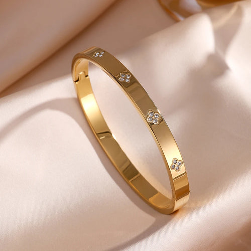 Zirconia Single Bracelet in Gold – Clover Charm – stainless steel zirconia bangle