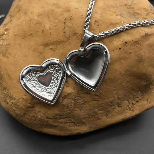 Vintage Heart Locket Necklace – heart locket necklace, photo 1